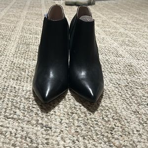 Black ankle boot heels size 8 never warn 4” heel